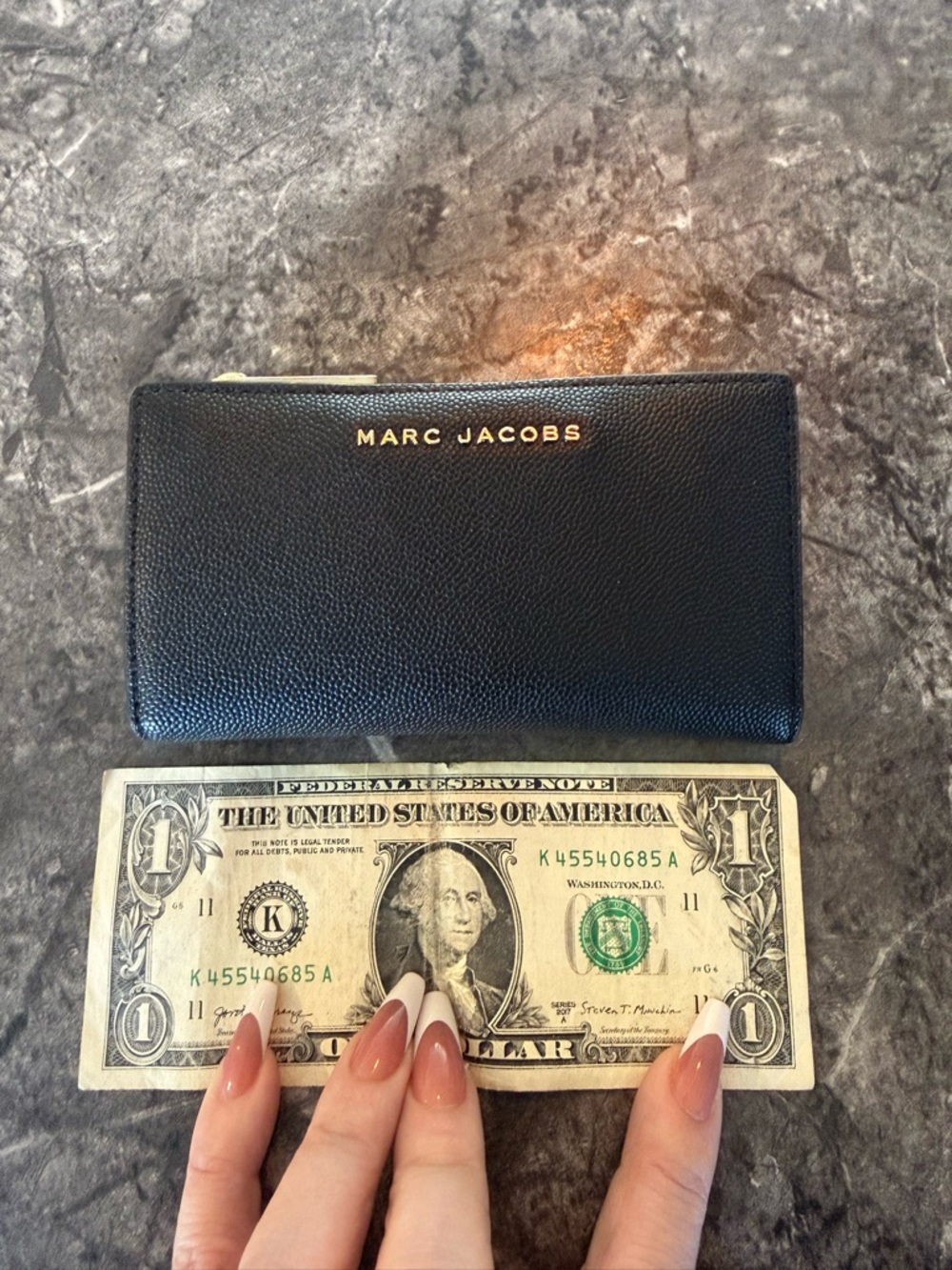 Marc Jacobs Black Textured wallet with Gold Accents. EUC! - Picture 4 of 11